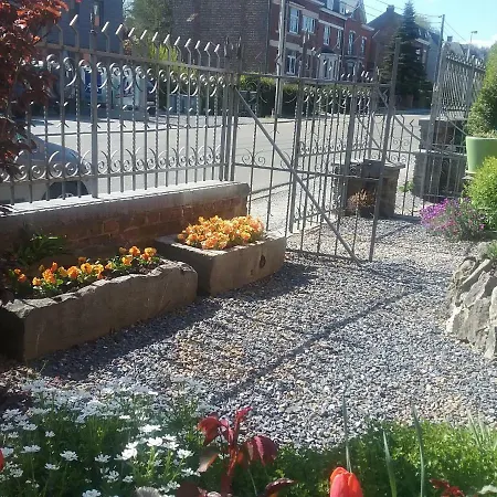 Au Jardin Fleuri Bed & Breakfast Marche-en-Famenne