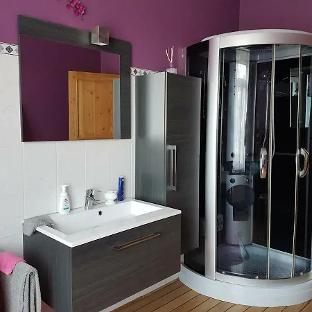 Alojamento de Acomodação e Pequeno-almoço Au Jardin Fleuri 3*