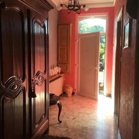 Alojamento de Acomodação e Pequeno-almoço Au Jardin Fleuri